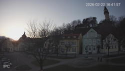 Náměstí, Hrad a Trůba