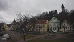 Náměstí, Hrad a Trůba