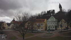 Náměstí, Hrad a Trůba