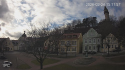 Náměstí, Hrad a Trůba