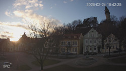 Náměstí, Hrad a Trůba