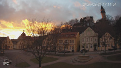 Náměstí, Hrad a Trůba