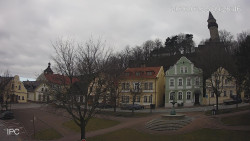 Náměstí, Hrad a Trůba