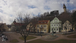 Náměstí, Hrad a Trůba