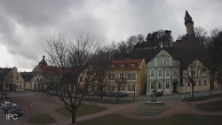 Náměstí, Hrad a Trůba