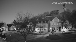 Náměstí, Hrad a Trůba