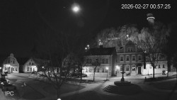 Náměstí, Hrad a Trůba