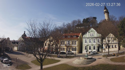 Náměstí, Hrad a Trůba