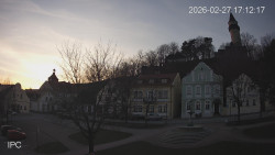 Náměstí, Hrad a Trůba