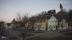 Náměstí, Hrad a Trůba