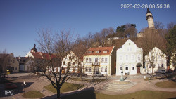 Náměstí, Hrad a Trůba