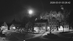 Náměstí, Hrad a Trůba