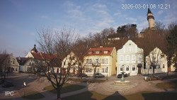 Náměstí, Hrad a Trůba