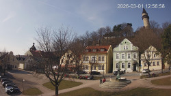 Náměstí, Hrad a Trůba