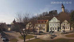 Náměstí, Hrad a Trůba