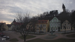 Náměstí, Hrad a Trůba