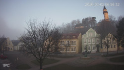 Náměstí, Hrad a Trůba