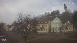 Náměstí, Hrad a Trůba