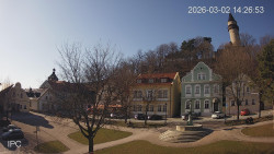 Náměstí, Hrad a Trůba