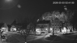 Náměstí, Hrad a Trůba