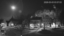 Náměstí, Hrad a Trůba