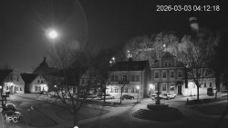 Náměstí, Hrad a Trůba