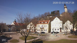 Náměstí, Hrad a Trůba