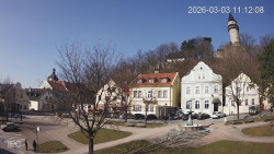 Náměstí, Hrad a Trůba