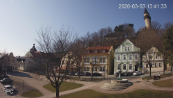 Náměstí, Hrad a Trůba