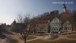 Náměstí, Hrad a Trůba