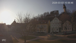 Náměstí, Hrad a Trůba