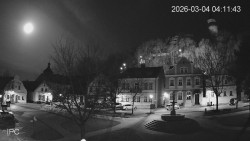 Náměstí, Hrad a Trůba