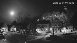 Náměstí, Hrad a Trůba