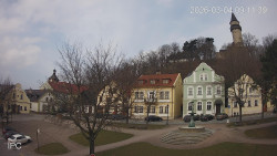 Náměstí, Hrad a Trůba