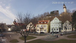 Náměstí, Hrad a Trůba