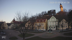 Náměstí, Hrad a Trůba