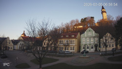 Náměstí, Hrad a Trůba