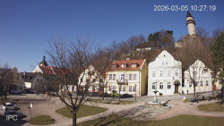 Náměstí, Hrad a Trůba