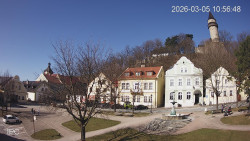 Náměstí, Hrad a Trůba