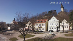 Náměstí, Hrad a Trůba