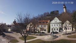 Náměstí, Hrad a Trůba