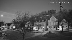 Náměstí, Hrad a Trůba