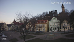 Náměstí, Hrad a Trůba