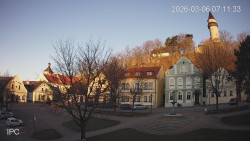 Náměstí, Hrad a Trůba