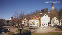 Náměstí, Hrad a Trůba