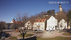 Náměstí, Hrad a Trůba