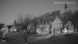 Náměstí, Hrad a Trůba