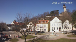 Náměstí, Hrad a Trůba