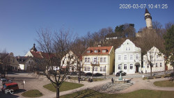 Náměstí, Hrad a Trůba