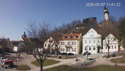 Náměstí, Hrad a Trůba